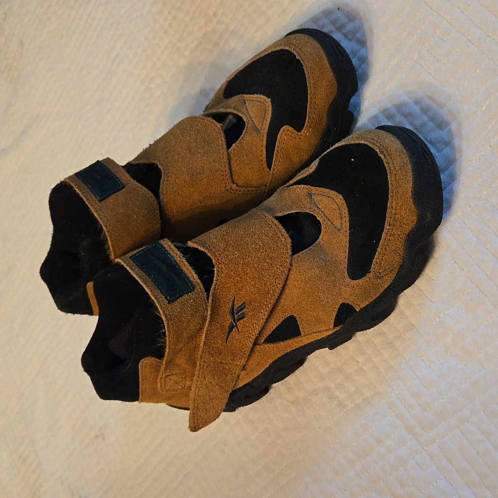 Reebok Kids Boots in Brown and Black
